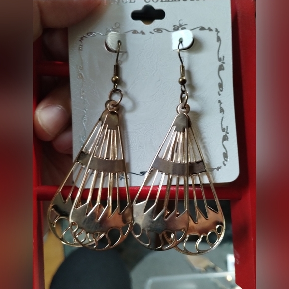 👜$3 - Set of‎ earrings (2 pair) bronze. #105 - Picture 6 of 13